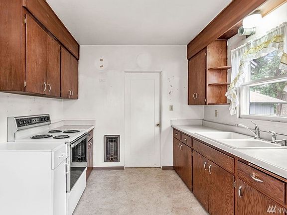 5th image of 1826 Alma Dr