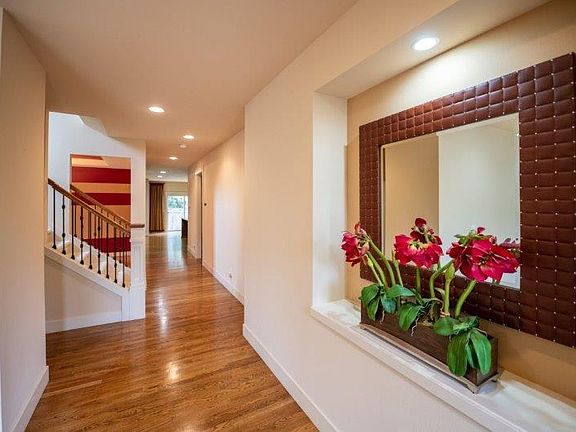 3rd image of 11050 Muirwood Way NE