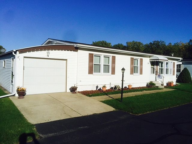 1st image of 35 Parkside Cir