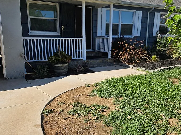5319 Gordon Dr — Photo 3