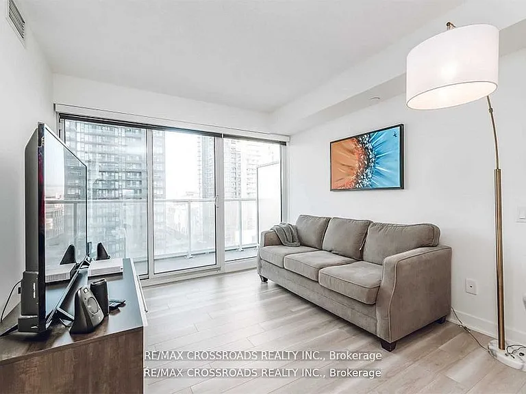 17 Bathurst St #1508 — Photo 5