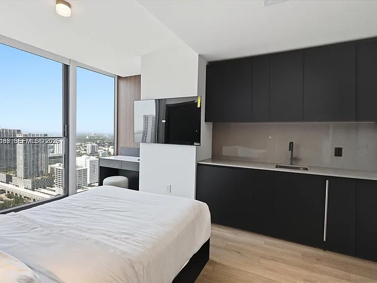 20 NE 11th St #4904-B — Photo 7