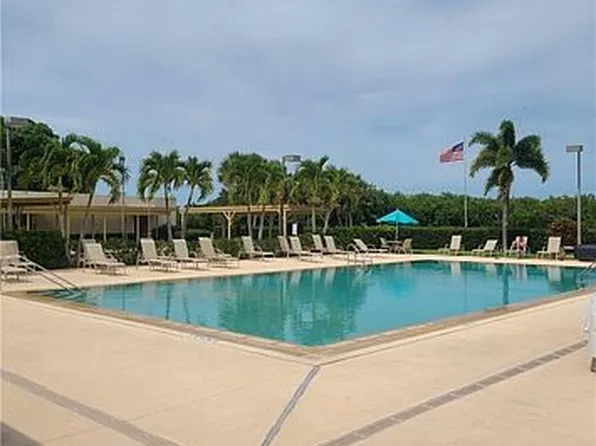 6 Vista Gardens Trl APT 201, Vero Beach, FL 32962