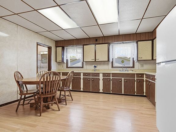 3rd image of 308 W Lincoln Ave