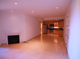 8815 Burton Way #404, Los Angeles, CA 90048