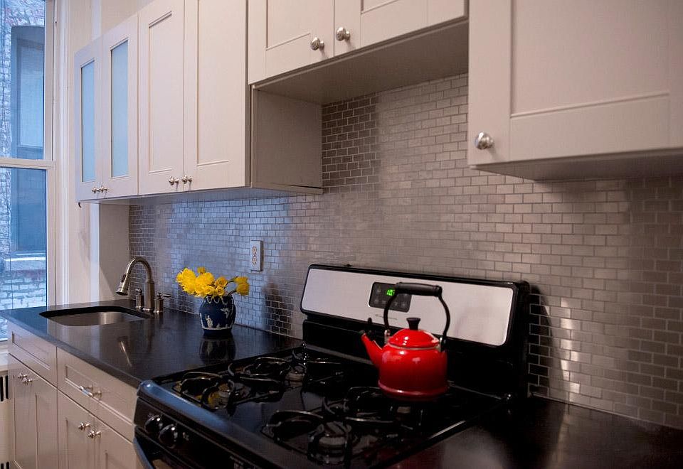 2nd image of 101 W 80th St APT 1B