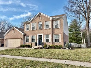 566 Bunchberry Dr, Maineville, OH