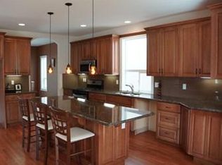 810 5th Ave NW #2, Issaquah, WA 98027