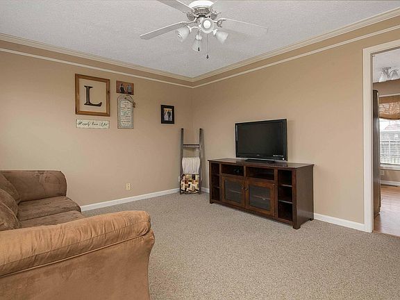 4th image of 163 Seminole Ct