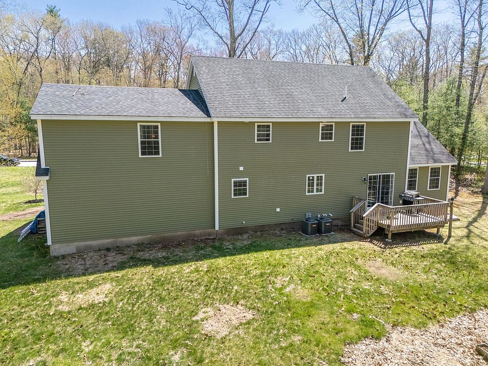 2nd image of 30 Deer Run Drive