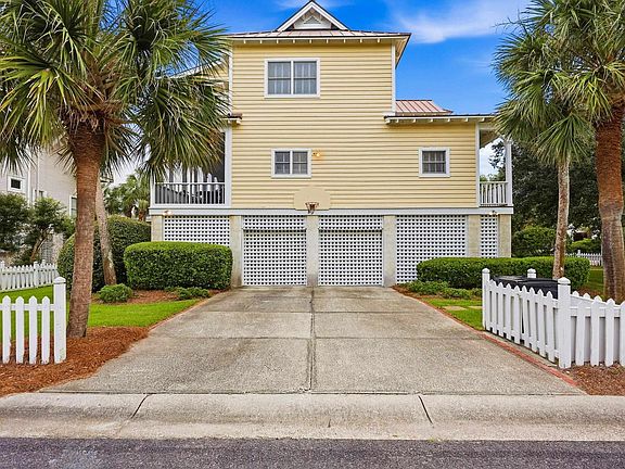 3rd image of 13 Beachwalker Ct.