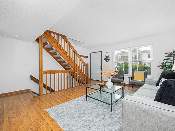 5th image of 4864 Stoneybrook Blvd
