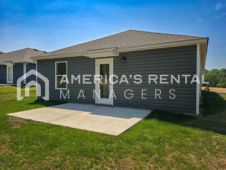 2400 Sky Dr — Photo 41