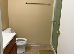 207 Green Hollow Dr UNIT 207, Iselin, NJ 08830