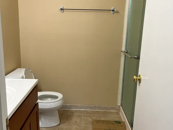 207 Green Hollow Dr Unit 207, Iselin, NJ 08830