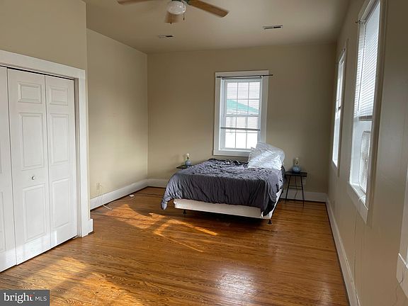 5th image of 104 Milford St #A