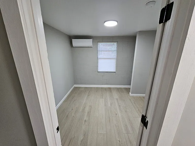 715 Woodard Ave — Photo 5