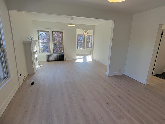 2nd image of 4838 N Sacramento Ave APT 2S