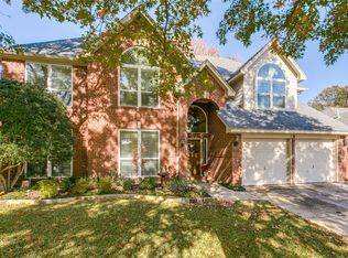 1910 Waterford Dr, Grapevine, TX 76051