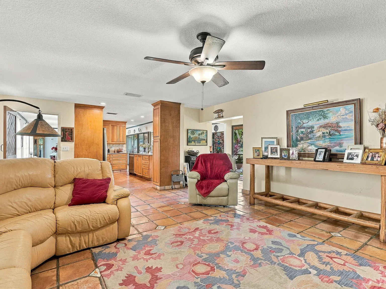 4 bed, 2.5 bath, 2469 sqft, $6,500 — Photo 4