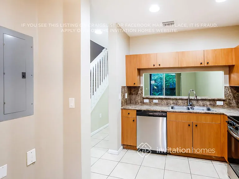 8214 SW 29th St #104 — Photo 8