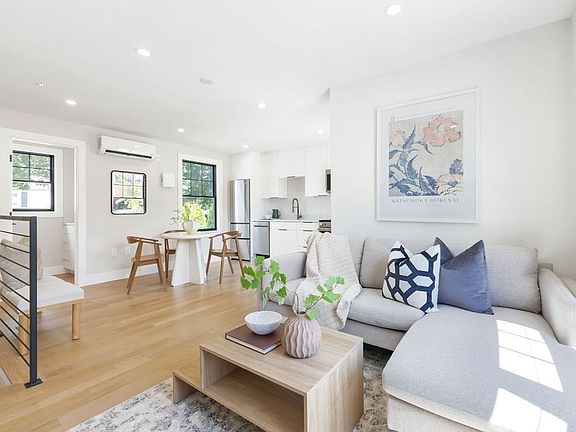 2nd image of 43 Crafts St