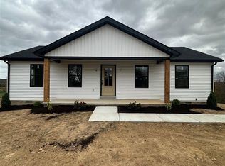 1318 Squire Lyles Rd, Scottsville, KY 42164