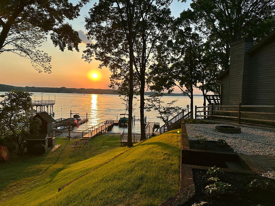 Sunset at 28006 Marina Drive