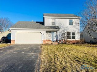 7452 Twin Lakes Rd, Perrysburg, OH 43551