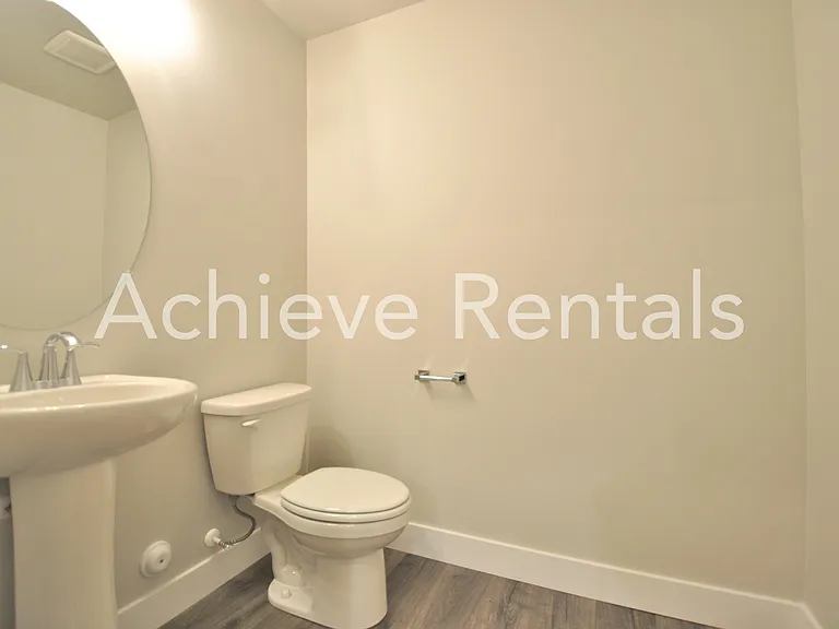 2207 S 1090 E — Photo 8