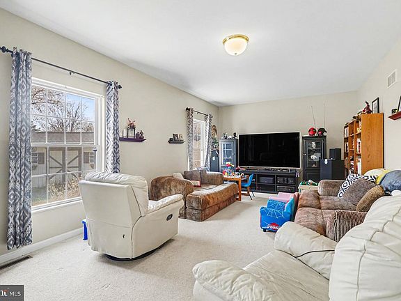 3rd image of 111 Koch Ln