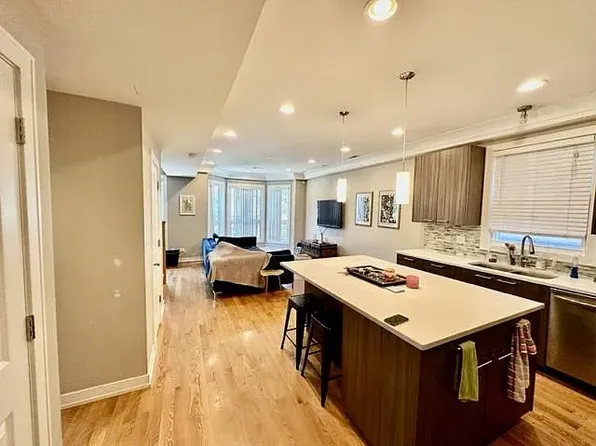 2905 W Lyndale St #2, Chicago, IL 60647