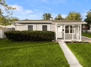 7 Belmont Dr, Romeoville, IL 60446