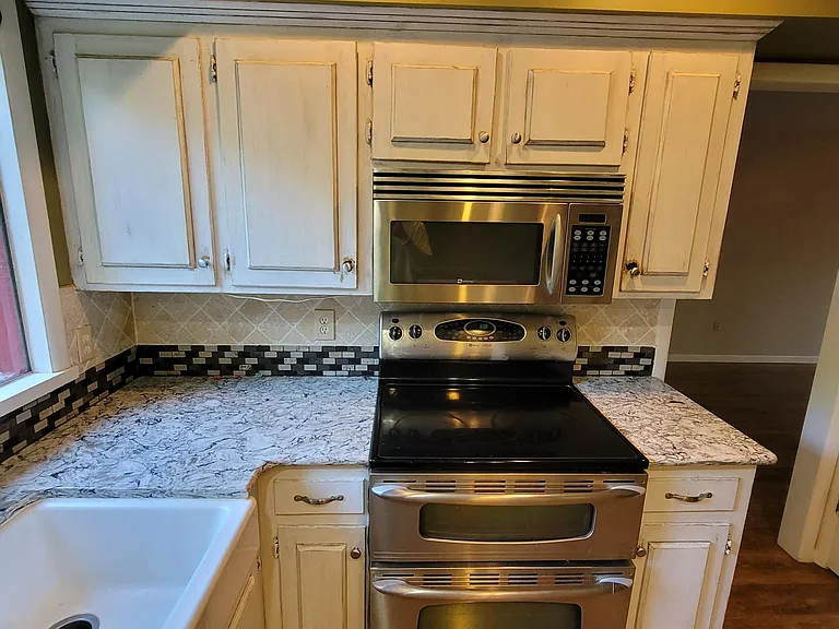 1876 W Holly St — Photo 15