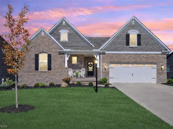 3183 Blossom Trail Dr, Brunswick, OH 44212