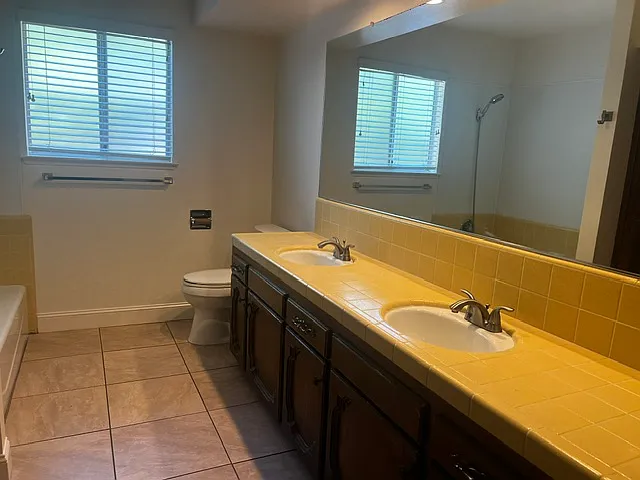 1412 Circle Dr E — Photo 9