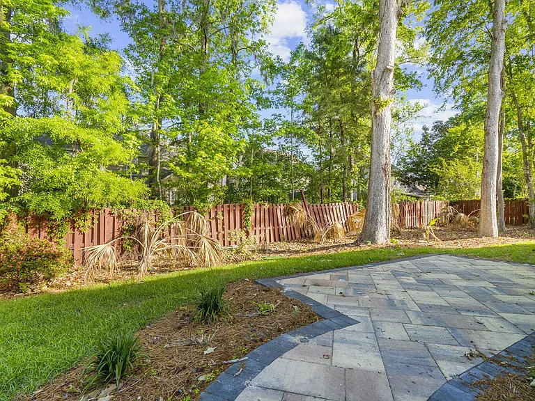 9406 Ayscough Rd — Photo 11