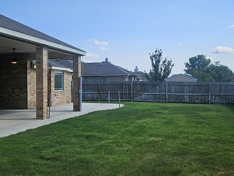 2415 Merle Dr — Photo 13