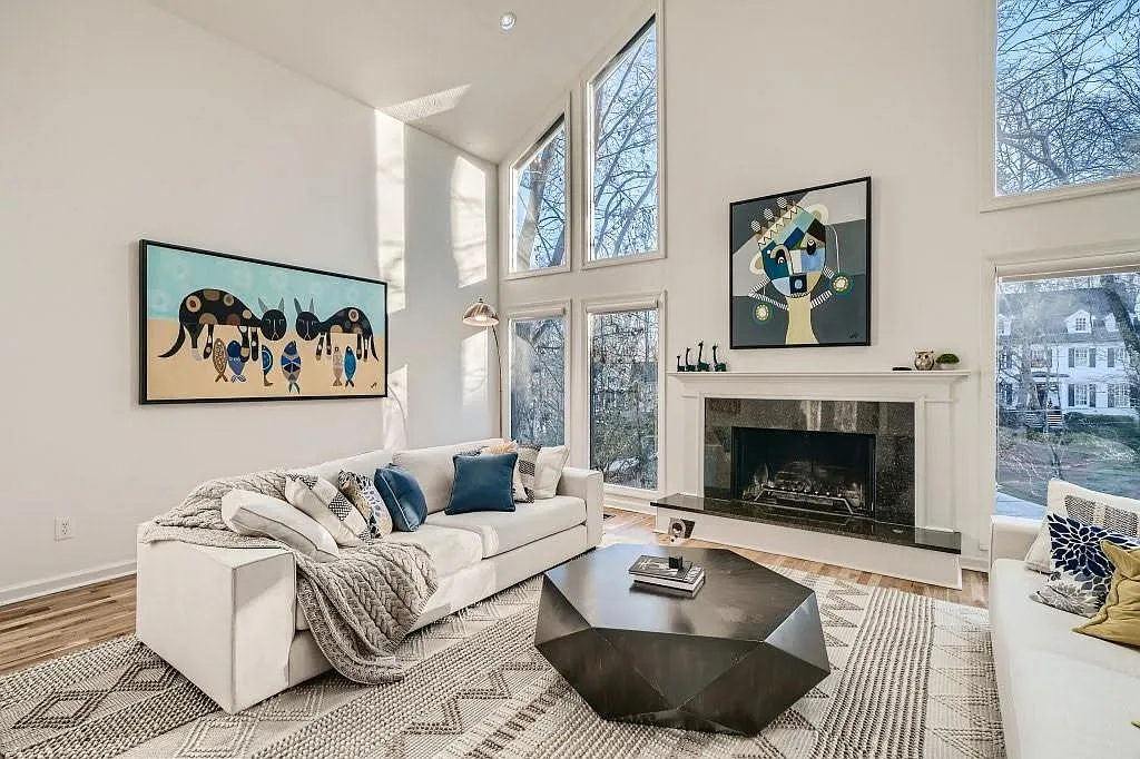 5 bed, 3.0 bath, 3800 sqft, $9,500 — Photo 1