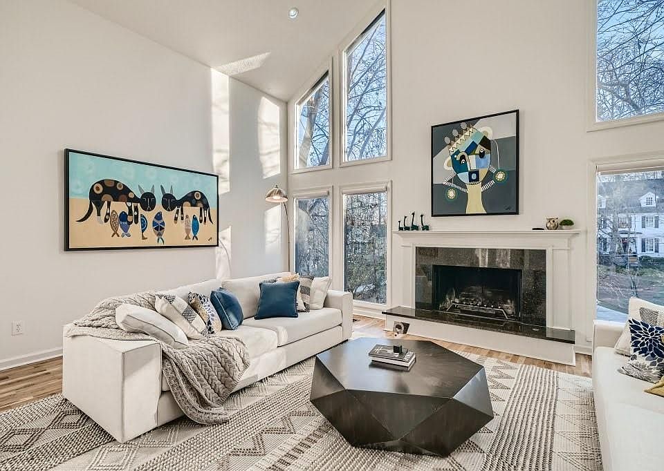 1st image of 4438 Glengary Dr NE