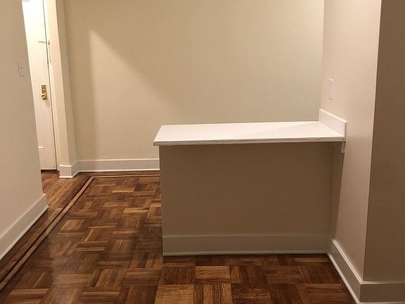 4th image of 3747 61st St APT 6E