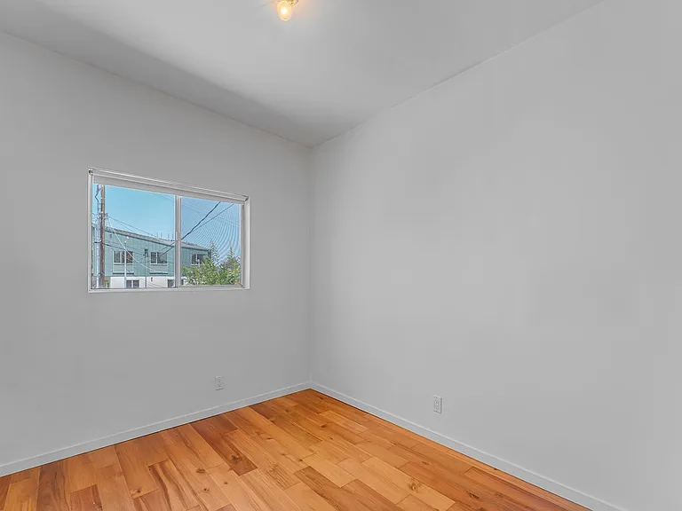 2262 Duane St #2262.5 — Photo 6