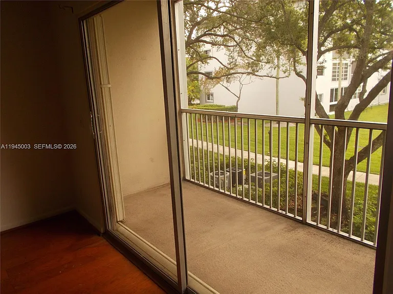 1400 SW 124th Ter #205Q — Photo 25