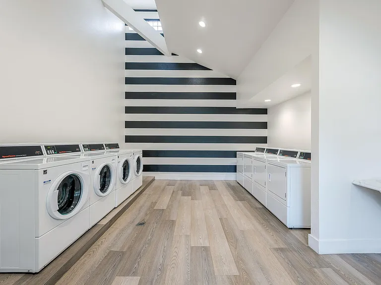 Sycamore Canyon Apartments — Photo 13
