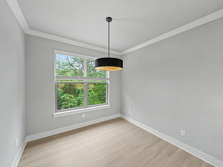 64 Islay Dr — Photo 7