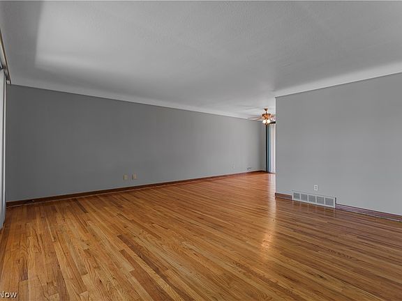 5th image of 7313 Whitaker Dr