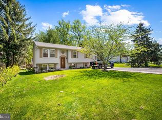 8639 Oakleigh Rd, Parkville, MD 21234