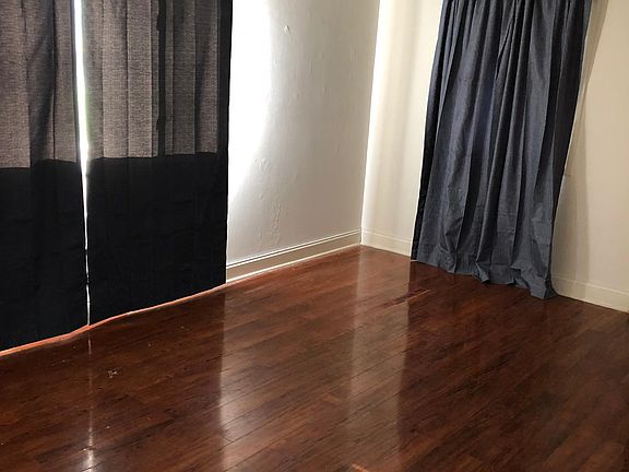 4th image of 1537 Comer Ave