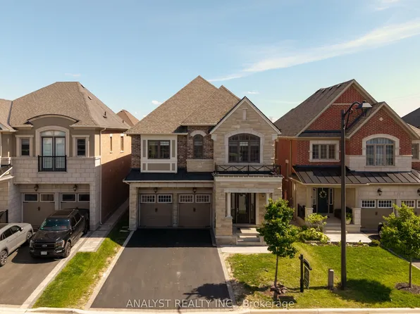 15 Streamside St, Vaughan, ON L4H 4V3