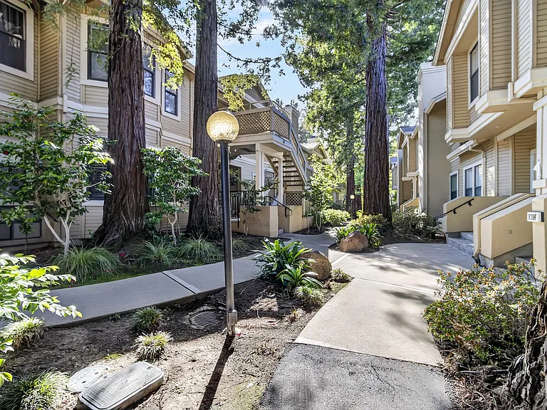 935 La Mesa Ter #G — Photo 27